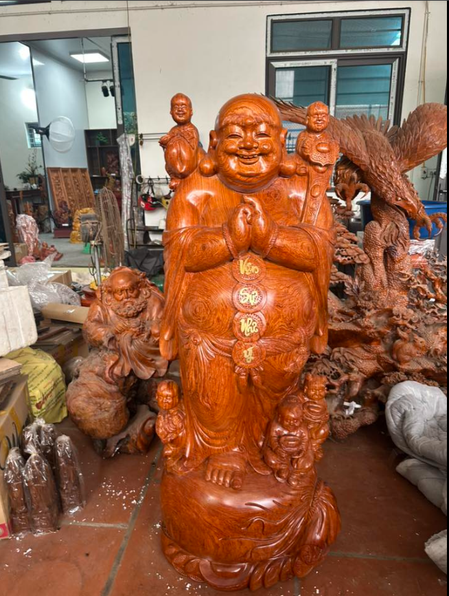Tượng Phật Di Lặc đứng bao tiền Gỗ Hương.png